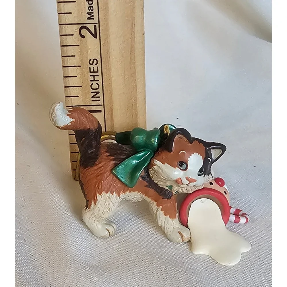 Hallmark Keepsake Ornament 2008 Calico Kitten Tipped Milk Santa Mug Brown White